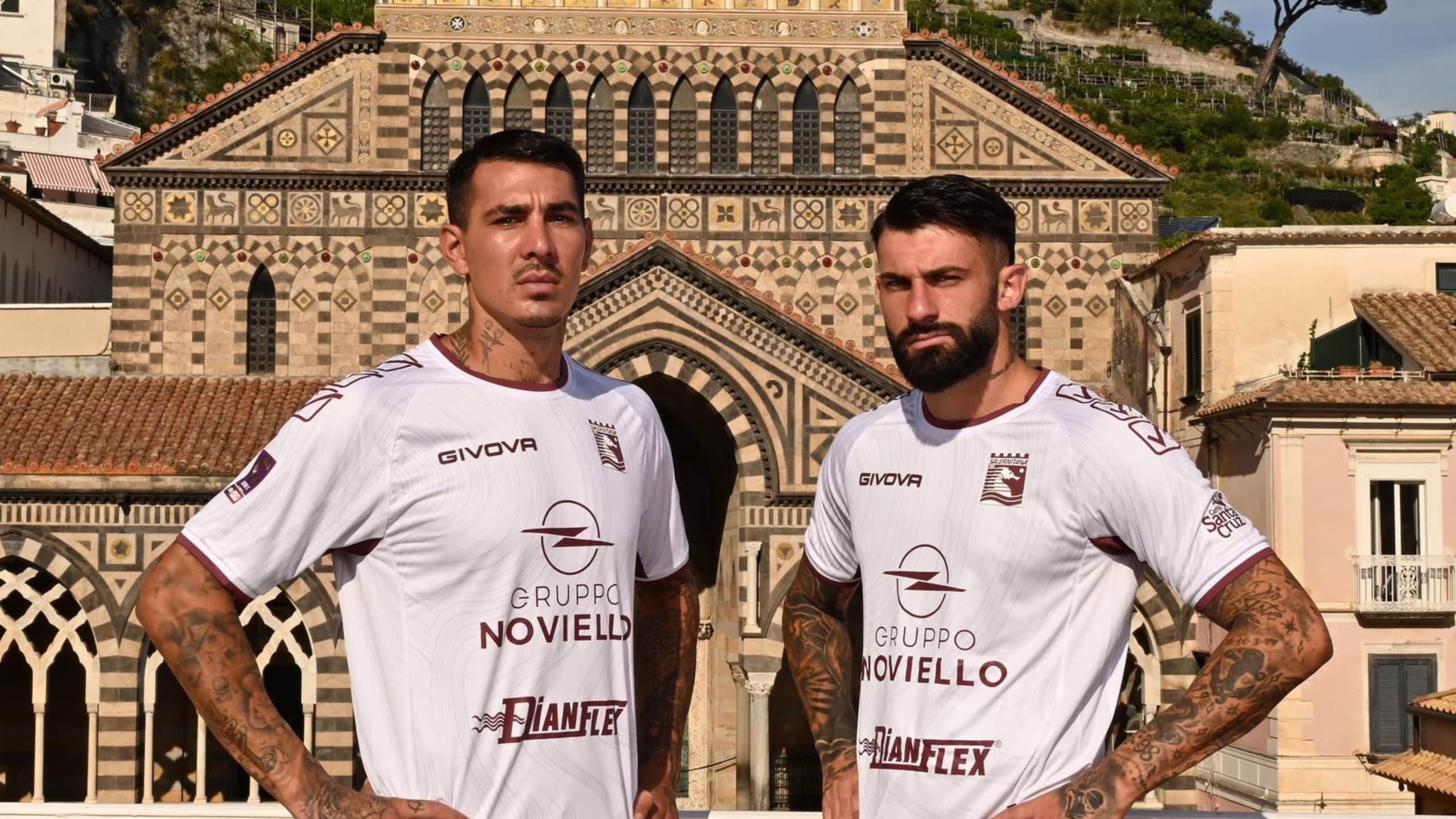 Kit gara Salernitana
